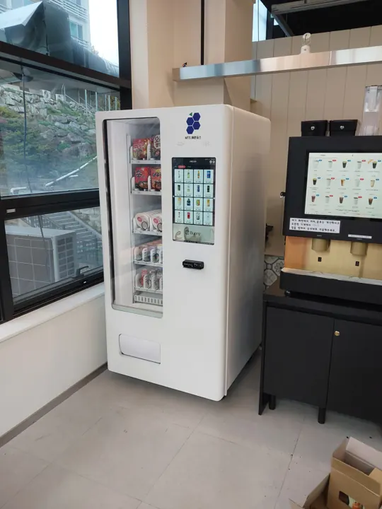 경북 무인카페 커피머신 옆 설치 사진 2
